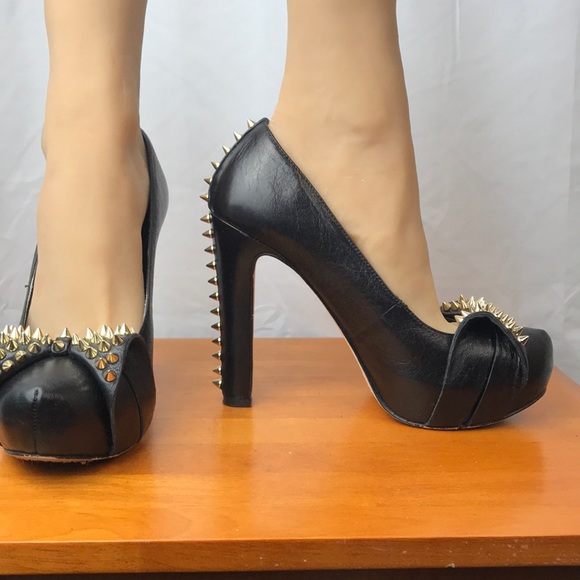 Vinci Camino Bow Studded Pumps Size 7B - Picture 5 of 13